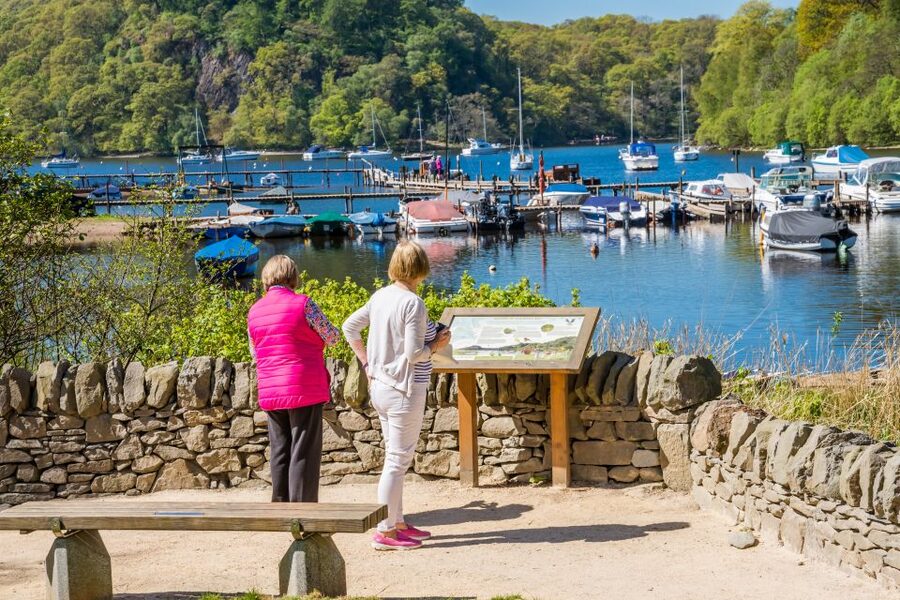 From Edinburgh: Loch Lomond, Kelpies & Stirling Castle Tour - Loch Lomond National Park and the Balmaha shore walk