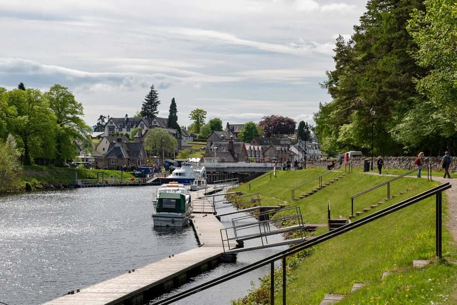 From Edinburgh: Loch Ness and Highlands Tour in Spanish - Should you book this day trip to Fort Augustus and Loch Ness?