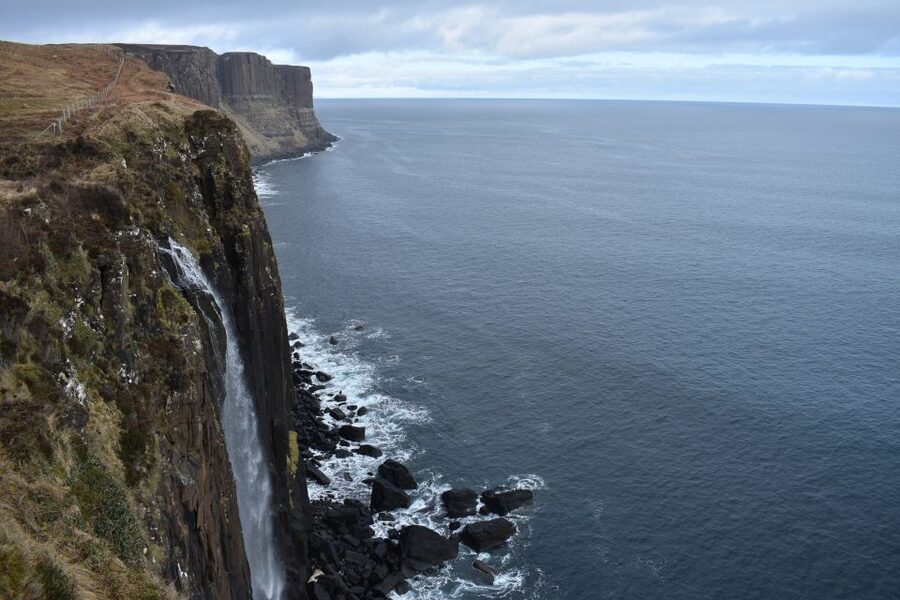 From Glasgow: 3-Day Isle of Skye, Highlands & Loch Ness Tour - Day 2 on Skye: Castle choices, blackhouses at Uig, and the Old Man of Storr
