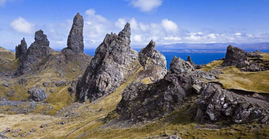 From Glasgow: 3-Day Isle of Skye, Highlands & Loch Ness Tour - Day 3: Eilean Donan Castle, Loch Ness at Fort Augustus, and the run back to Edinburgh
