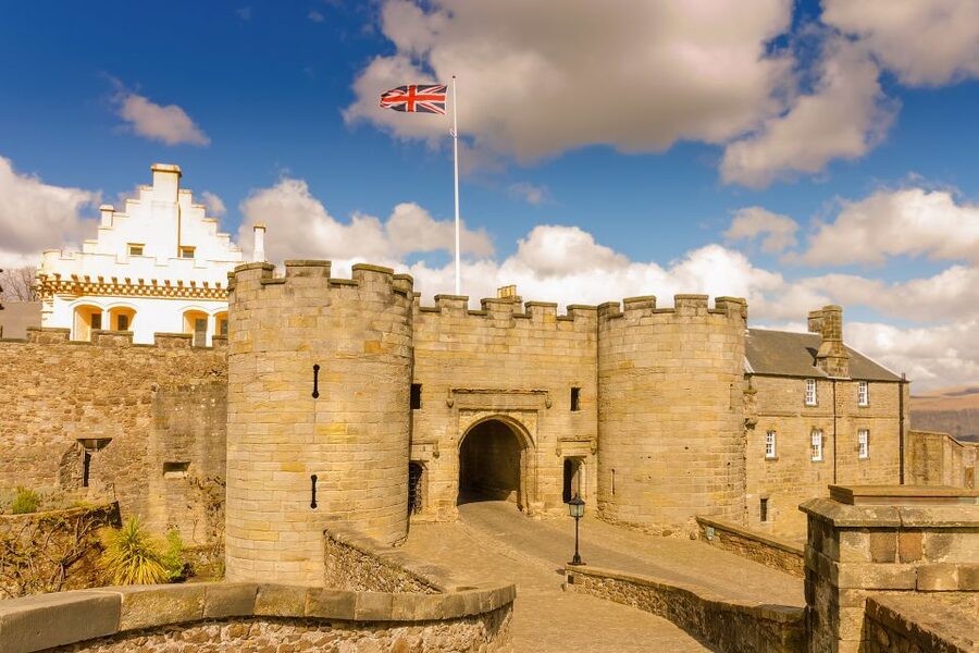 From Glasgow: Loch Lomond, Trossachs & Stirling Castle Tour - Live guide storytelling: why the narration is part of the value