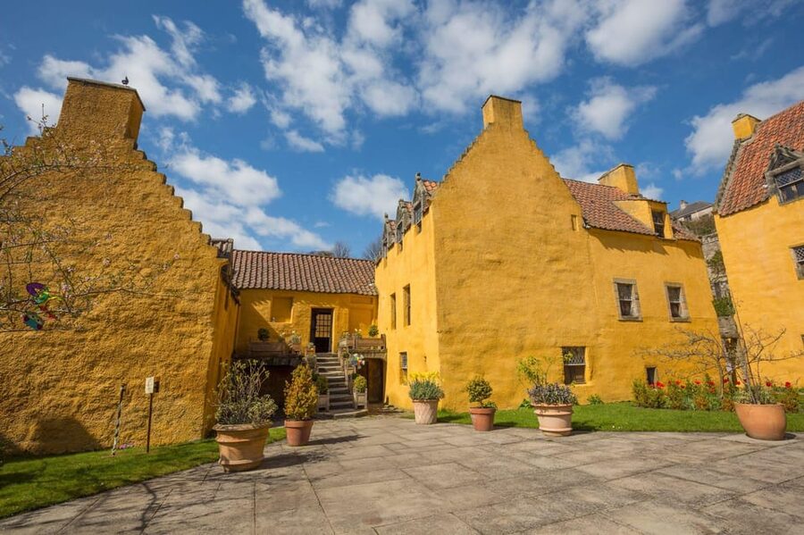 From Glasgow: The Kelpies, St Andrews and Fife Adventure - Falkland: Outlander vibes and Stuart royal retreat energy