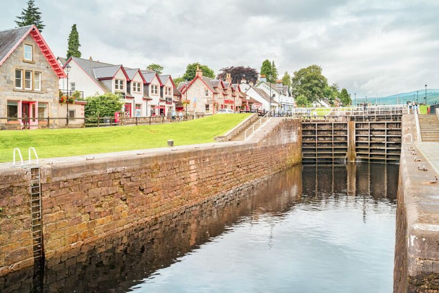 From Inverness: Loch Ness and the Highlands Day Trip - Loch Ness Nessie hunting: cruise or shore time