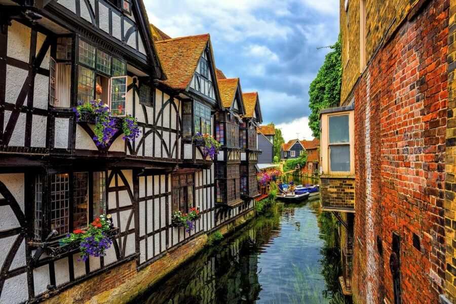 From London: Canterbury & White Cliffs of Dover Tour - The drive through Kent, where the guide makes it click