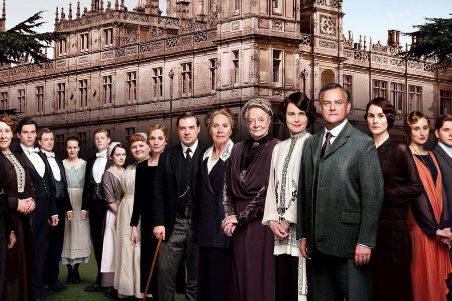 From London: Downton Abbey and Village Coach Tour - What to bring for a comfortable 9-hour Downton Abbey day