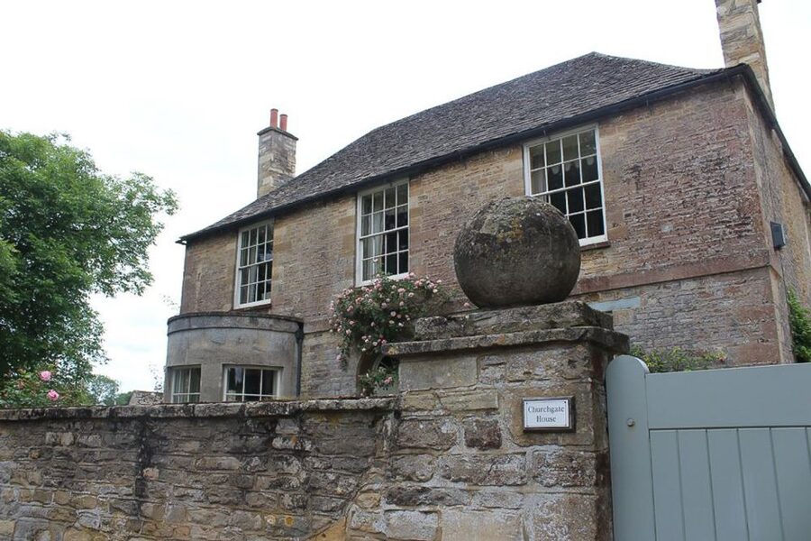From London: Downton Abbey and Village Coach Tour - Who this tour is best for, and who might prefer something else
