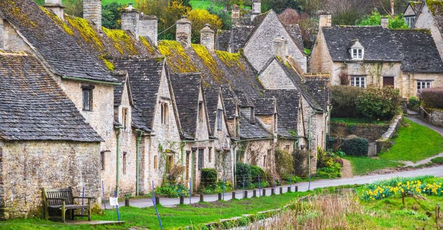 From London: Full-Day Cotswolds Small-Group Tour - Leaving London Early: Urban Baristas start and an easy first step
