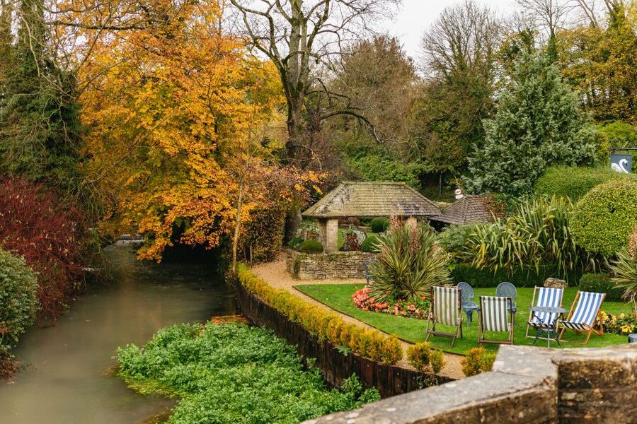 From London: Full-day Cotswolds Tour with Optional Lunch - Coach comfort, timing, and the walking reality