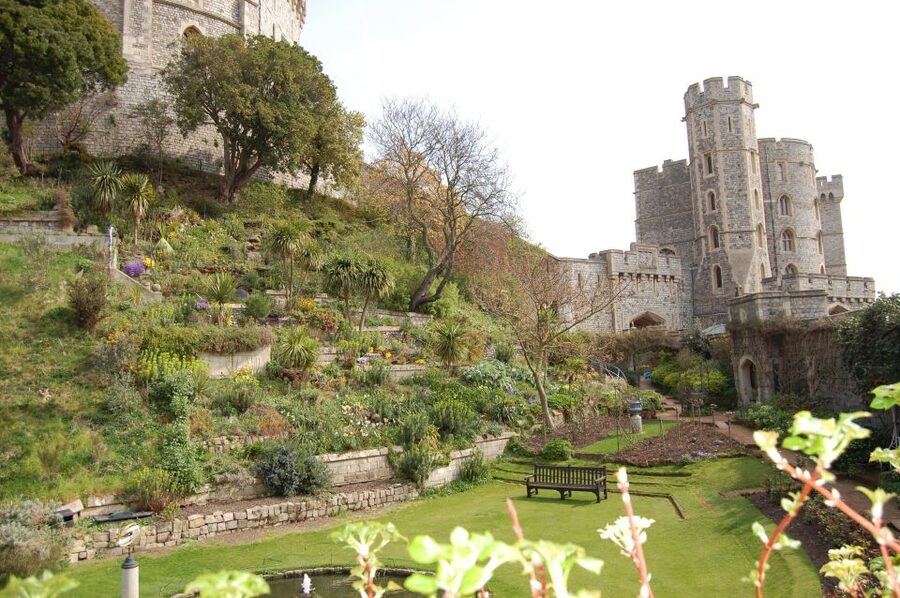 From London: Half-Day Trip to Windsor with Castle Tickets - Windsor Castle entry: what skip-the-line means in real crowds