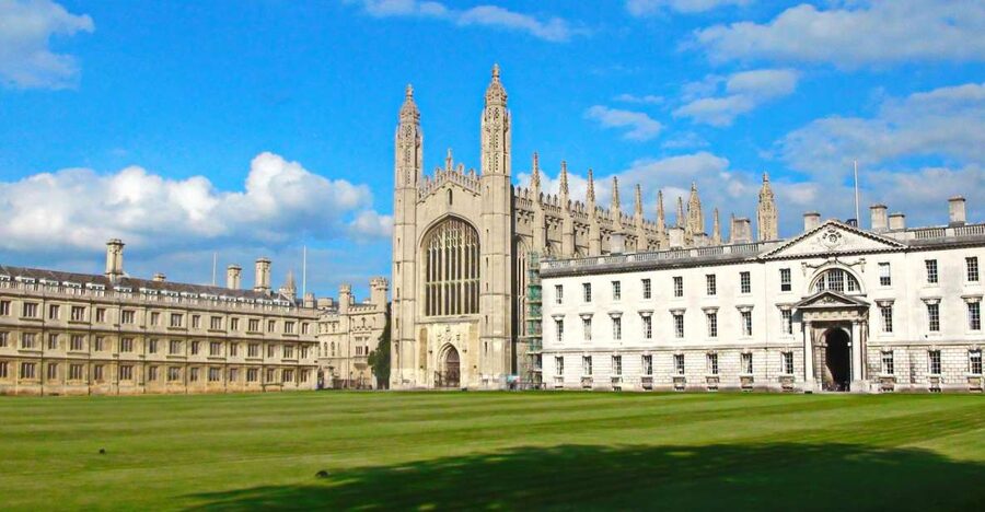 From London: Oxford and Cambridge Universities Tour - Coach Comfort: Wi-Fi, charging, and air conditioning that actually matters