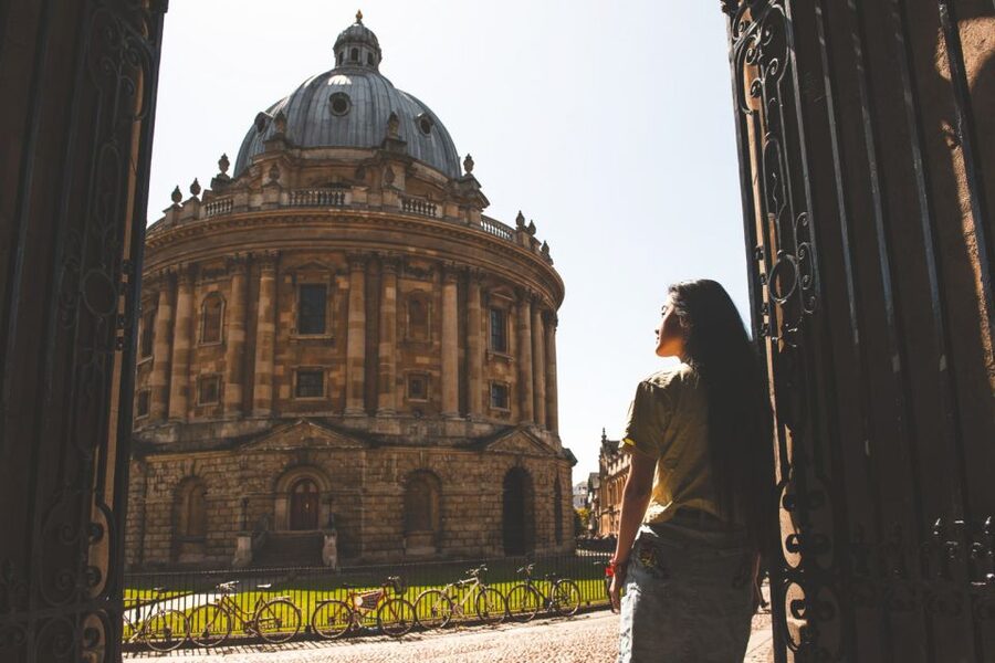 From London: Oxford and Cotswolds Villages Day Trip - Price and value for a London-to-country day: what $80 really buys