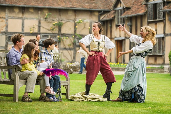 From London: Shakespeare's Stratford-upon-Avon Day Trip by Coach - Anne Hathaway’s Cottage: a short walk and a real change of pace