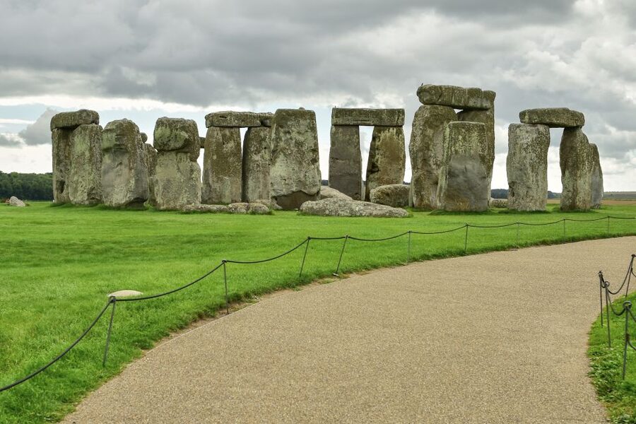 From London: Stonehenge Morning Day Trip with Admission - Stonehenge Grounds in About Two Hours (How to Use the Time)