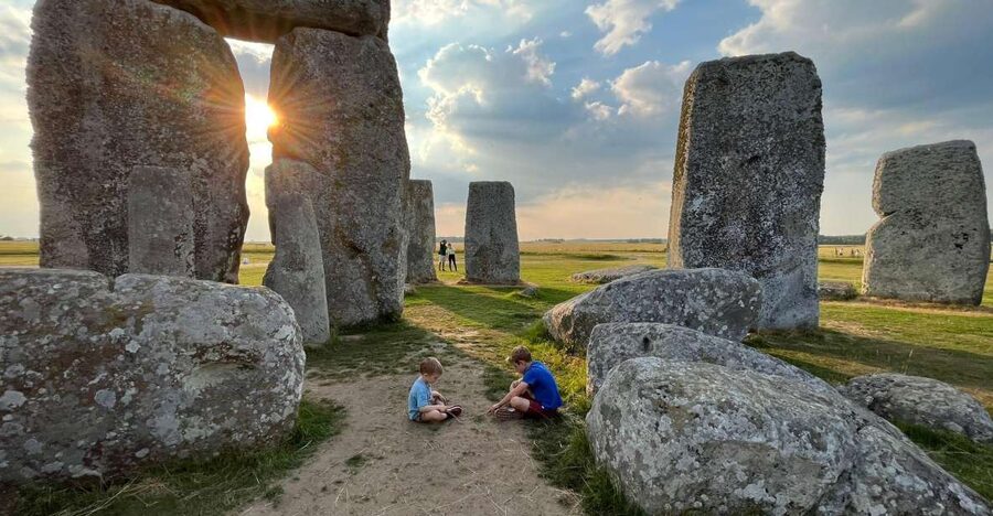 From London: Stonehenge Private Inner Circle Tour with Bath - Private Inner-Circle Stonehenge at Sunrise or Sunset