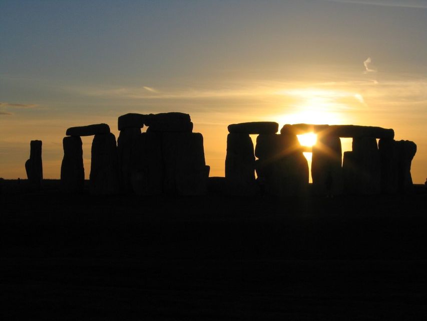 From London: Stonehenge Private Inner Circle Tour with Bath - Price and Value: Is $184 Worth It for This Level of Stonehenge?