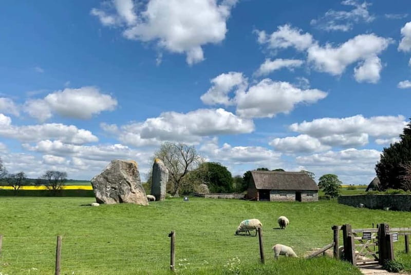 From London: Stonehenge & The Stone Circles of Avebury Tour - Meeting at 9:00 and what small-group means in practice