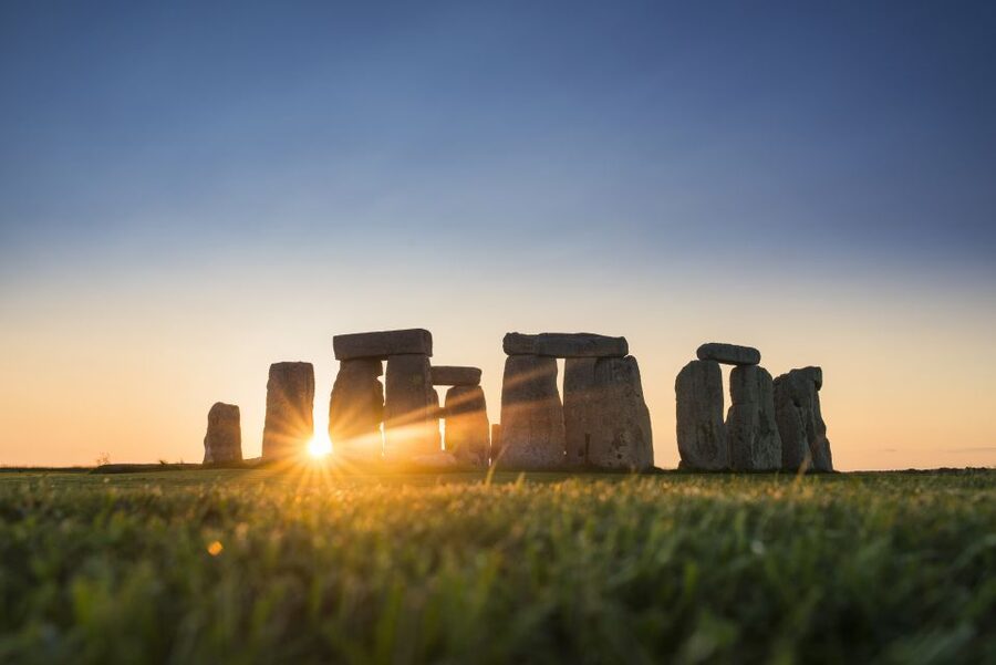 From London: Stonehenge, Windsor and Salisbury Guided Tour - Getting out of London (and why it matters for your comfort)