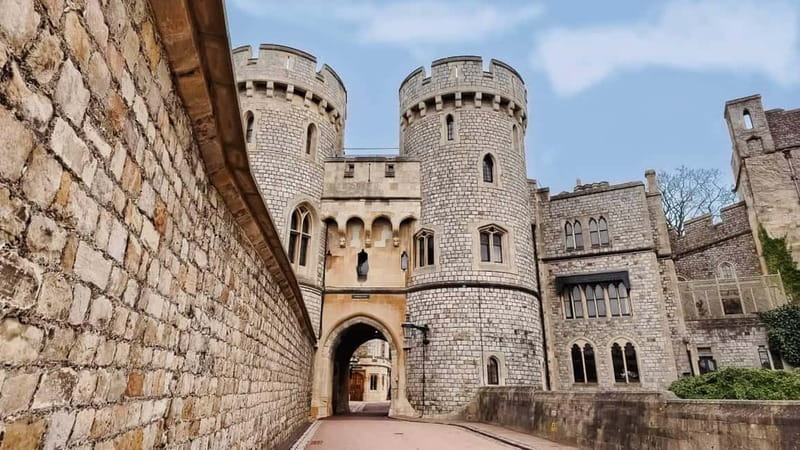 From London: Stonehenge & Windsor Castle Tour with Tickets - A practical London-to-Stonehenge-and-Windsor day plan