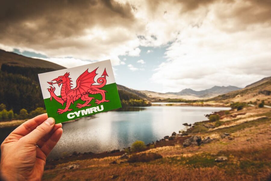 From London: Wales 5-Day Group Tour - Riding in a 16-seat mini-coach you can actually hear