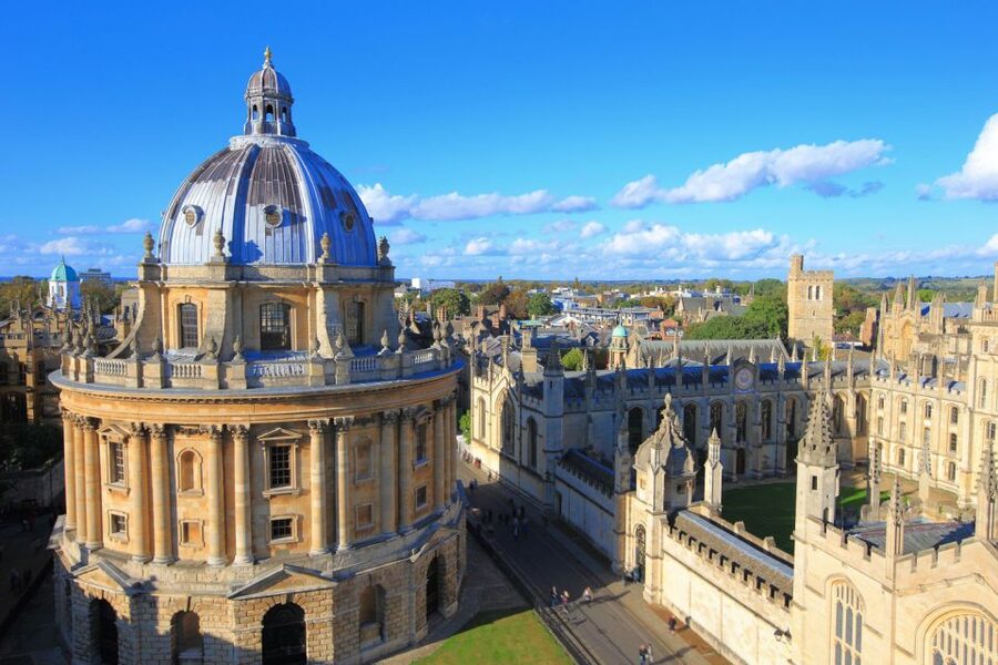 From London: Warwick, Oxford, Stratford & Cotswolds Day Tour - Guides, Headsets, and How to Get the Most From the Narration