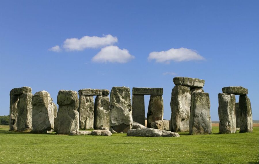 From London: Windsor Castle and Stonehenge Day Trip - Stonehenge: prehistoric mystery with time to form your own theory