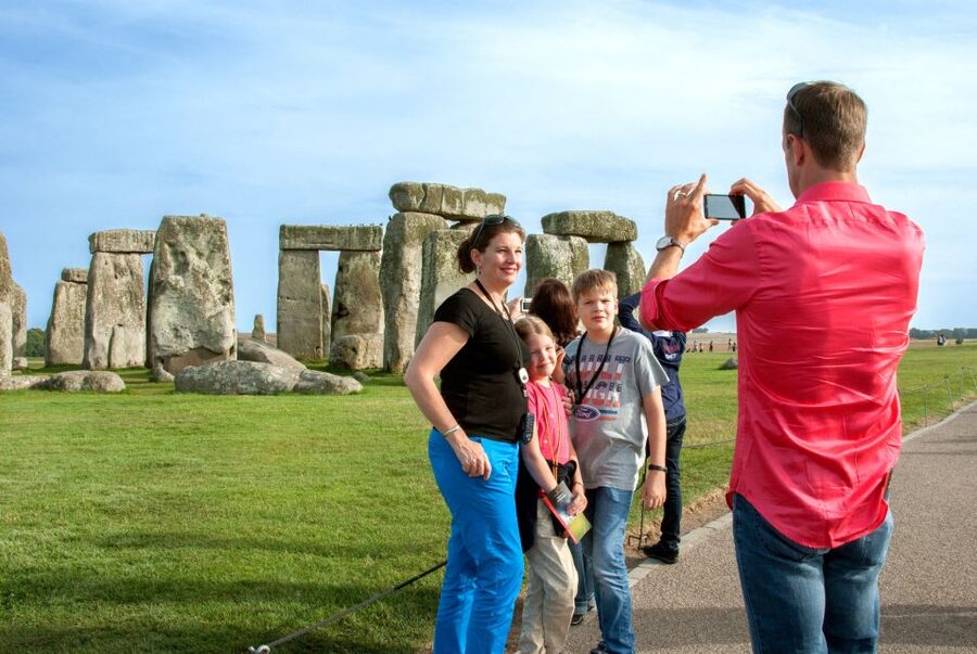 From London: Windsor Castle, Bath, and Stonehenge Day Trip - A fast hit of three icons from London: how this 11-hour loop works