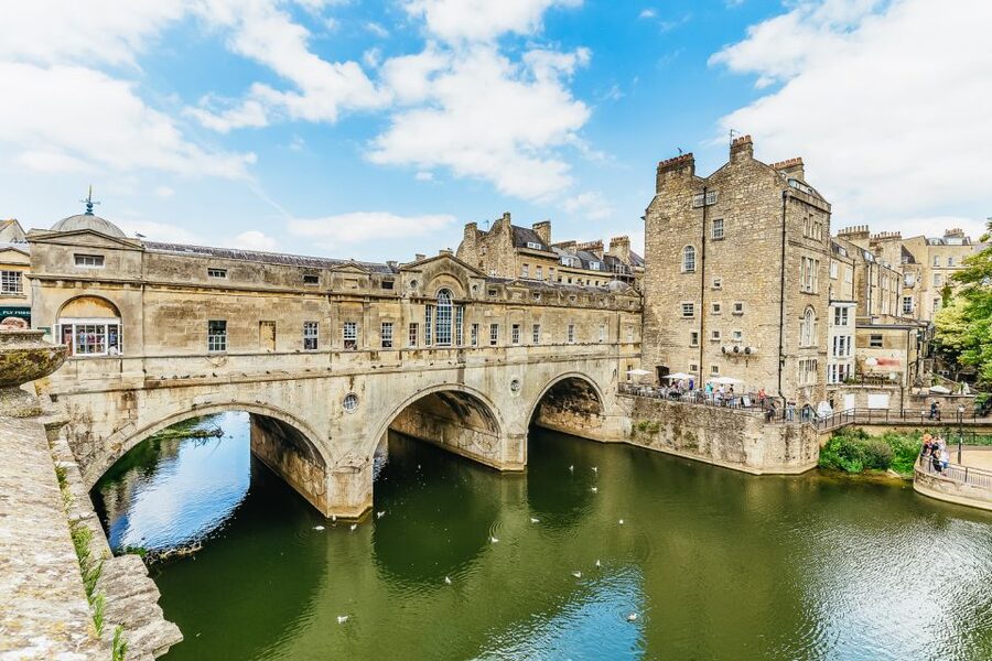 From London: Windsor Castle, Bath, and Stonehenge Day Trip - Bath on foot: Bath Abbey, Pulteney Bridge, and why the town feels different