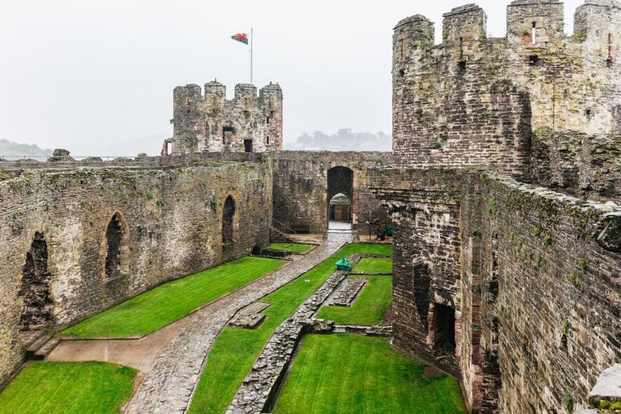From Manchester: North Wales, Snowdonia, and Chester Tour - From Manchester to North Wales in One Big Loop