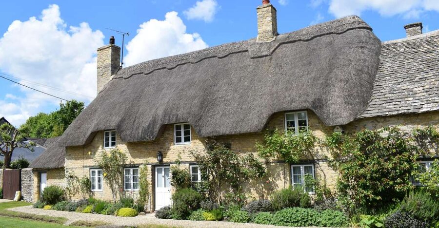 From Oxford: Cotswolds Towns and Villages Small Group Tour - Lower Slaughter: why small vehicles matter here