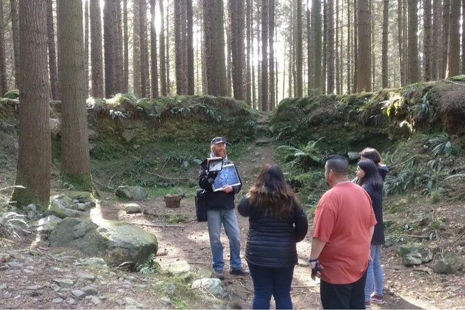 Game of Thrones - Private Audi A6 tour with Richard the Wildling - Cushendun Caves: Melisandre’s scene spot with a tense story tone