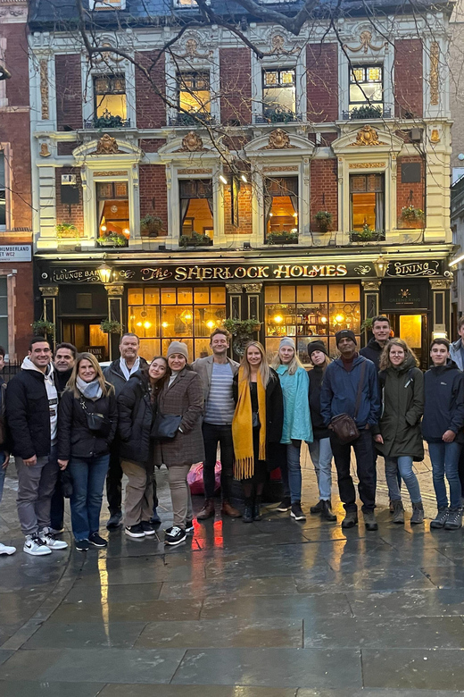 German London : The Ultimate Walking tour - Burlington Arcade and Piccadilly Circus: the route gets sharper