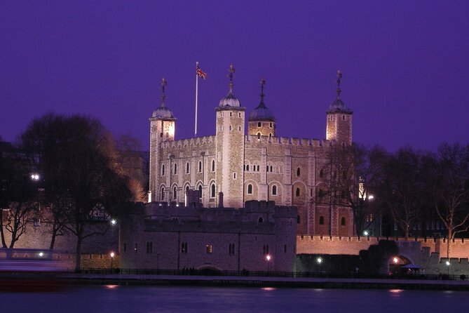 Ghastly Ghost Walking Tour in London - St. Pauls Cathedral at Night, Plus the City View