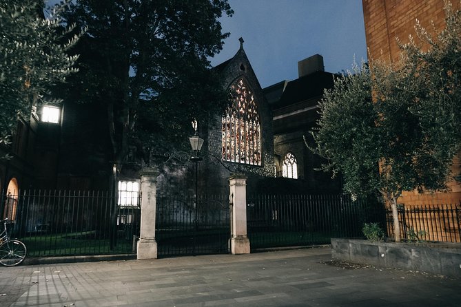 Ghost, Ghouls and Gallows Tour : Guided Tour with Boat Ride - Guides, Story Style, and How Scary It Really Feels