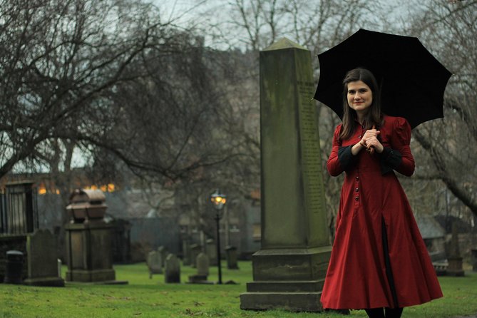 Ghost Tour in Spanish - Underground Vaults and the Window to Upstairs Life