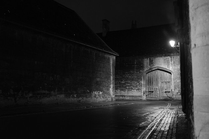 Ghost Tour of Oxford - Oxford Ghost Tour: Why Nighttime Works So Well Here