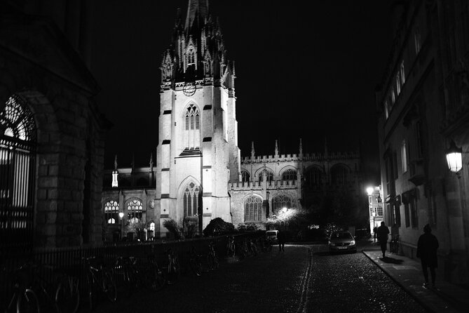 Ghost Tour of Oxford - Stop-by-stop: Martyrs’ Memorial to the Bridge of Sighs finale