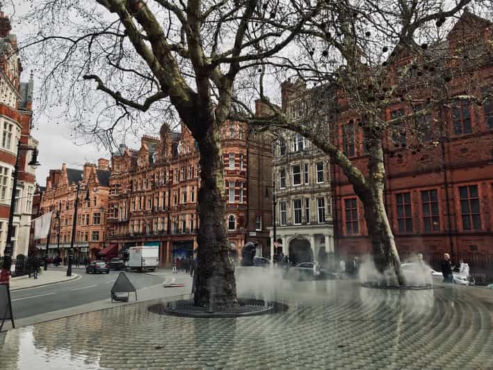 Ghosts and Legends of Mayfair Walking Tour - London - Getting started at Grosvenor Square, with the mood already set
