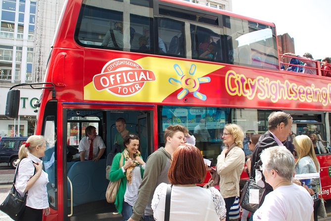 Giant's Causeway Day Tour and Belfast City Tour 1 Day Pass - Giant’s Causeway: UNESCO time with narration and walking room