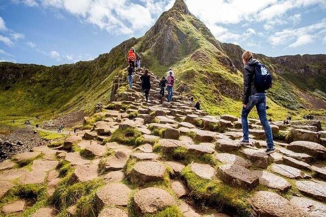 Giant's Causeway Tour from Belfast - Luxury Bus + Castles Tour - Dunluce Castle Ruins: Dramatic Views and a Movie-Set Feel