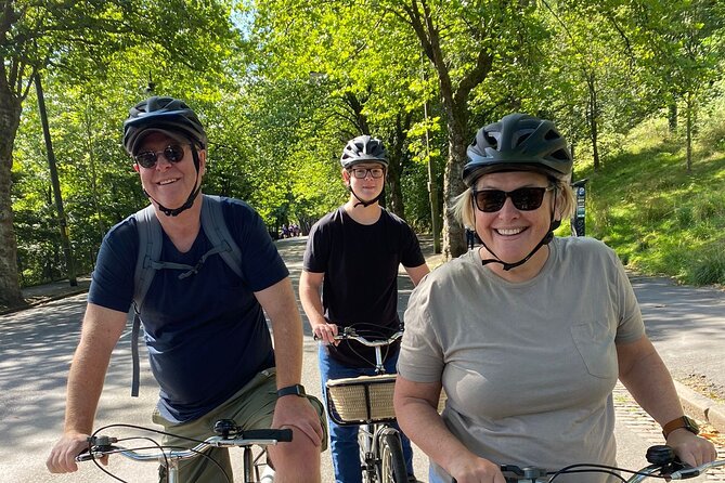 Glasgow Highlights Bike or Ebike Tour - Kelvingrove Museum exterior: big-impression without museum logistics