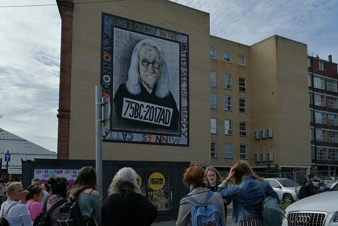Glasgow Street Art Daily Walking Tour: 2pm - The Clutha Bar street-art walls, plus Billy Connolly’s big mural presence