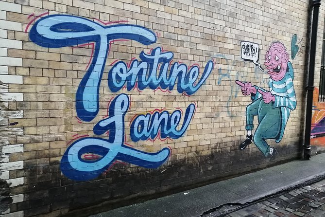 Glasgow Street Art Daily Walking Tour: 2pm - What the guides add, from story context to on-the-spot questions