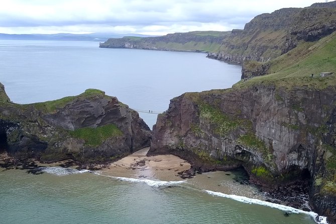 Guided Day Tour of Giant's Causeway from Belfast by Comfortable Coach - Lunch, walking, and bathroom reality checks (so you are not surprised)
