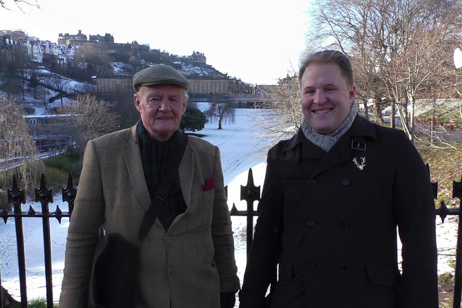 Guided Edinburgh Private Walking Tour - Holyroodhouse: official residence, usually outside view, optional interior