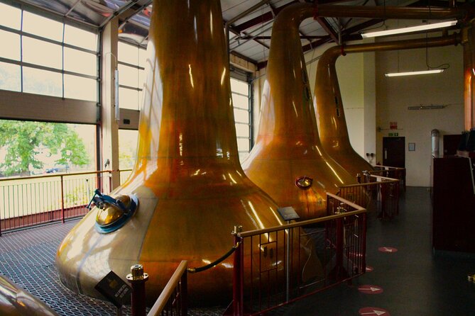 Guided Tour in Aberfeldy Distillery with Connoisseur Experience - The tasting lineup: 6x15ml, a wee dram, and a driver-friendly option