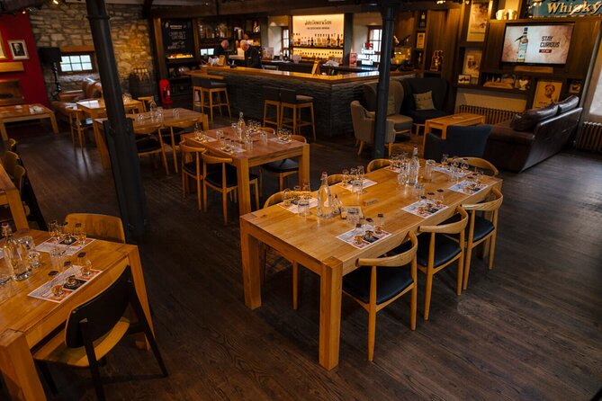 Guided Tour in Aberfeldy Distillery with Connoisseur Experience - How long it takes, and how to plan around it