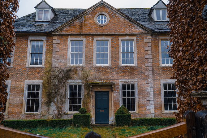 Guided Tour of Harry Potter Film Locations of Lacock & Cotswolds - Getting started in London at 8:30, and how to handle the long transfer