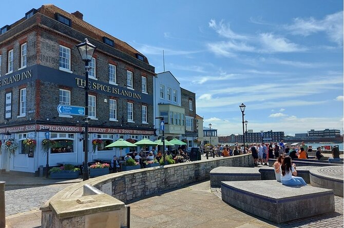Guided Walking Tour of Portsmouth - The kind of stories that make the walk stick