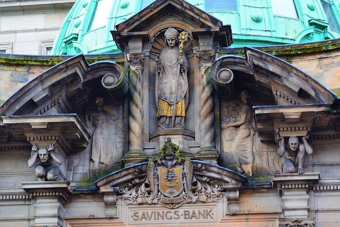 Half-Day Private Glasgow Must-Sees Tour - George Square: the statue stories start immediately