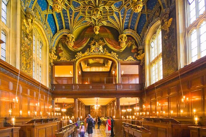 Hampton Court Guided Tour. Full day Access & High Tea - Afternoon Tea at the Palace, With the Story Behind It (About 1.5 Hours)